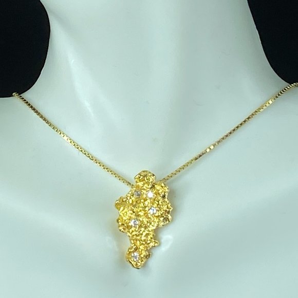 Solid 14K yellow gold round brilliant Diamond Nugget